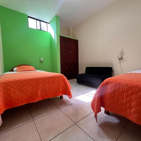 Hostal Casa Cascada 푸에르토아요라 외부 사진