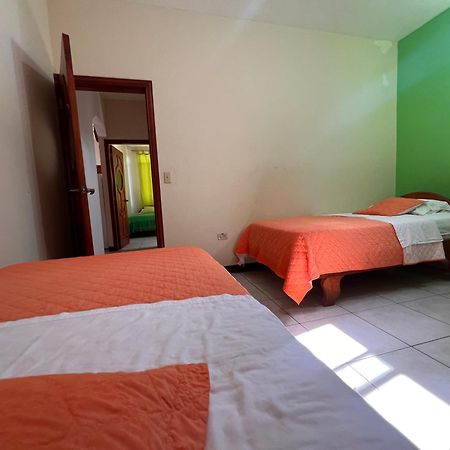 Hostal Casa Cascada 푸에르토아요라 외부 사진