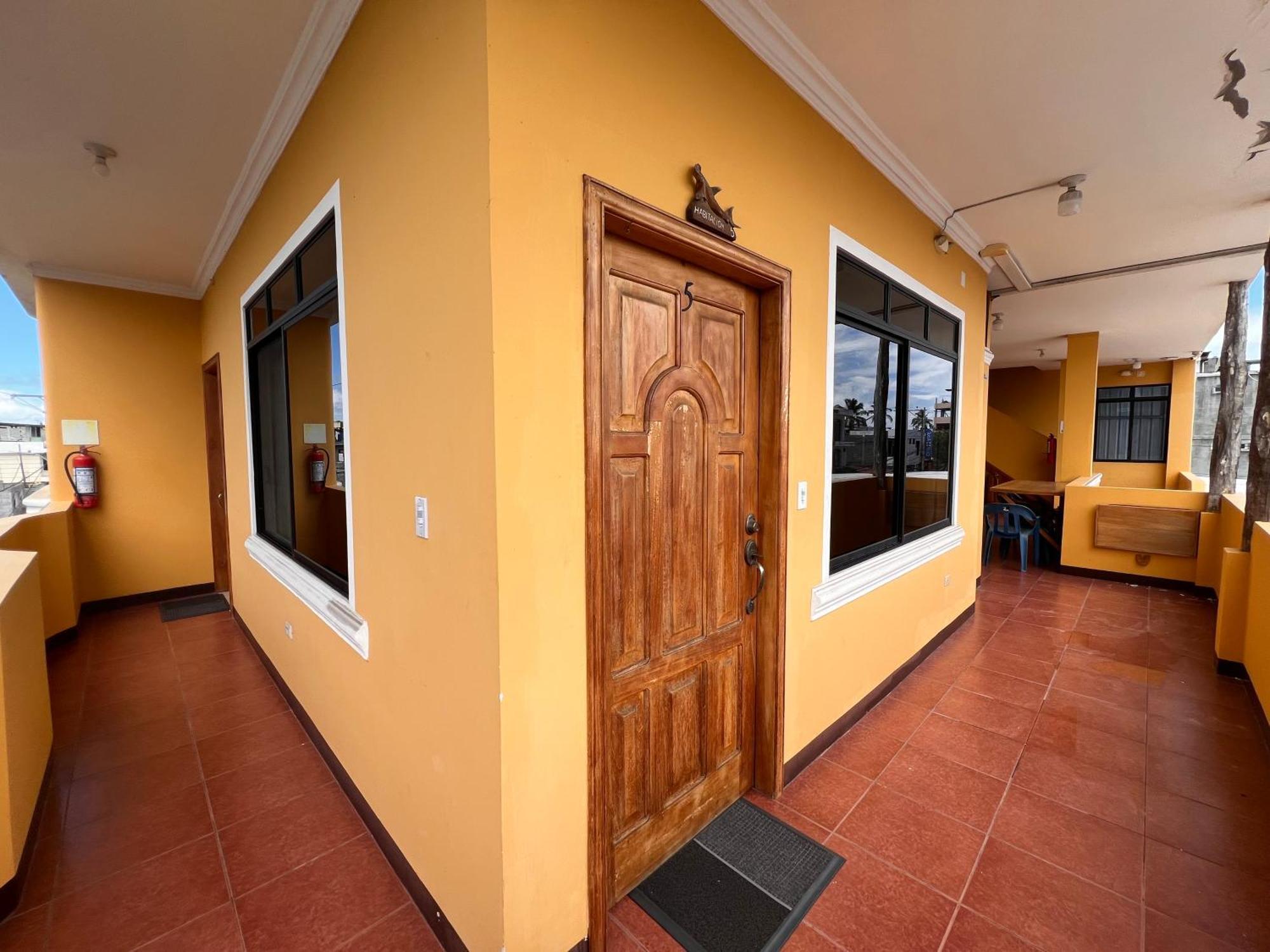 Hostal Casa Cascada 푸에르토아요라 외부 사진