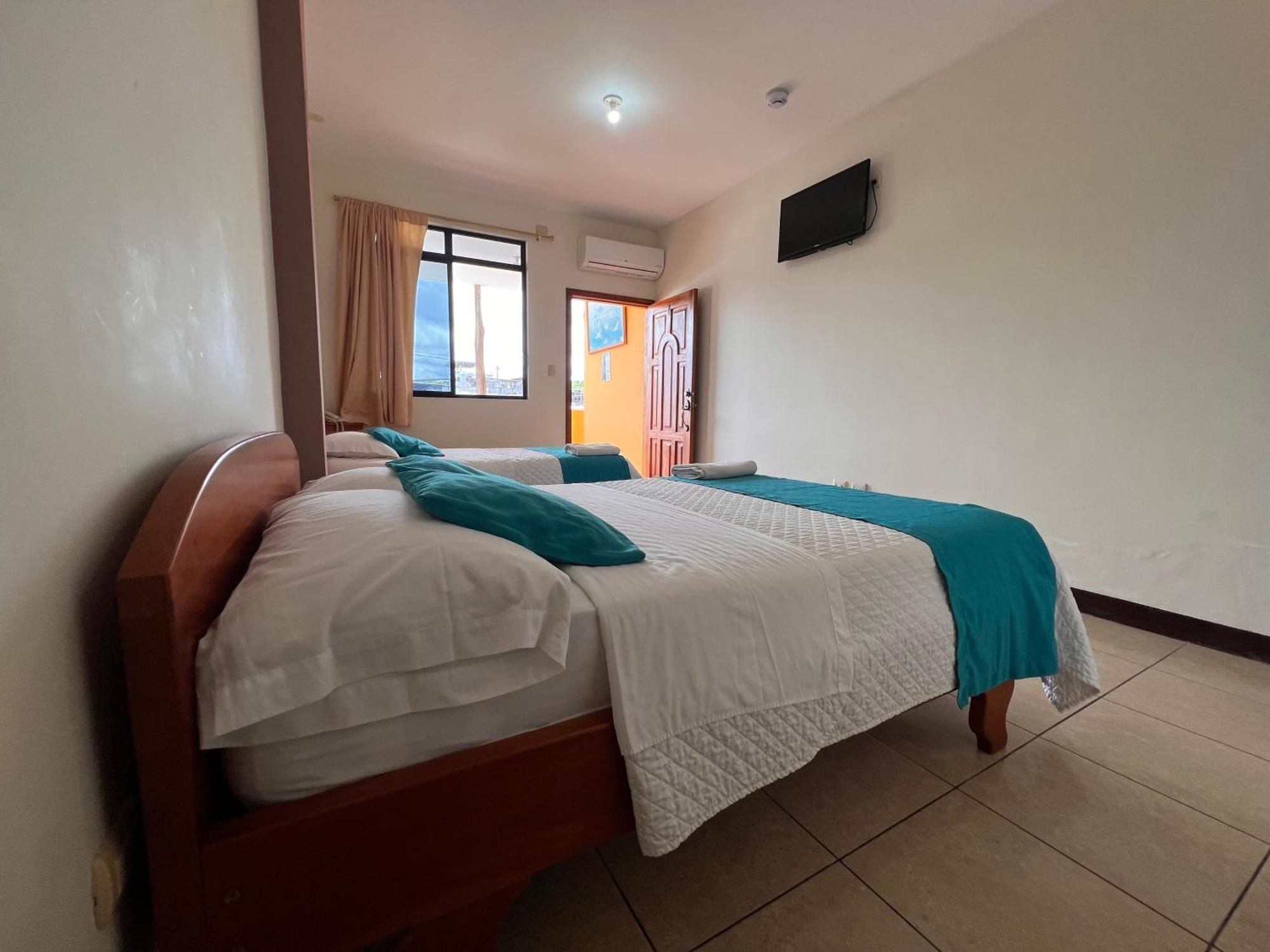 Hostal Casa Cascada 푸에르토아요라 외부 사진