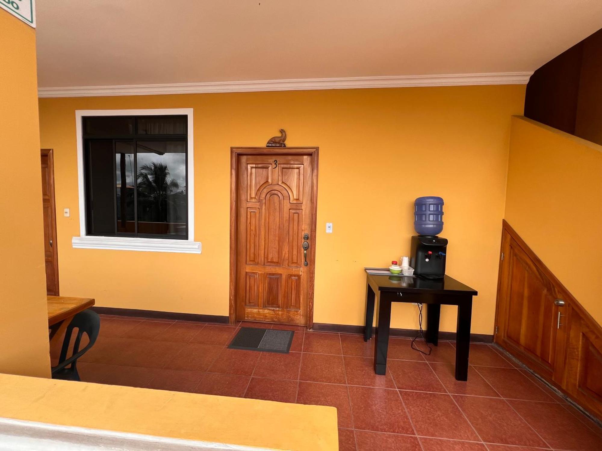 Hostal Casa Cascada 푸에르토아요라 외부 사진