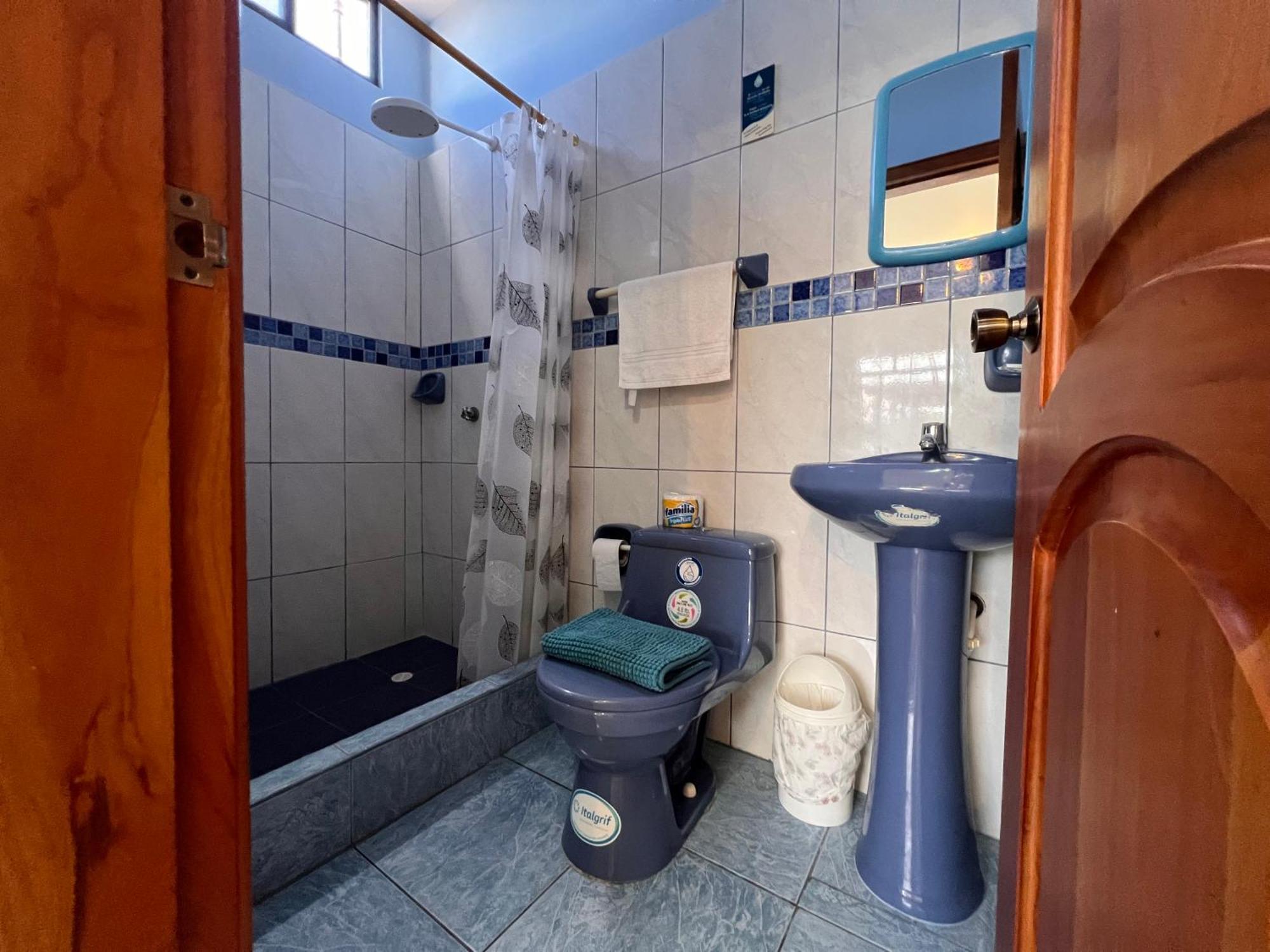 Hostal Casa Cascada 푸에르토아요라 외부 사진