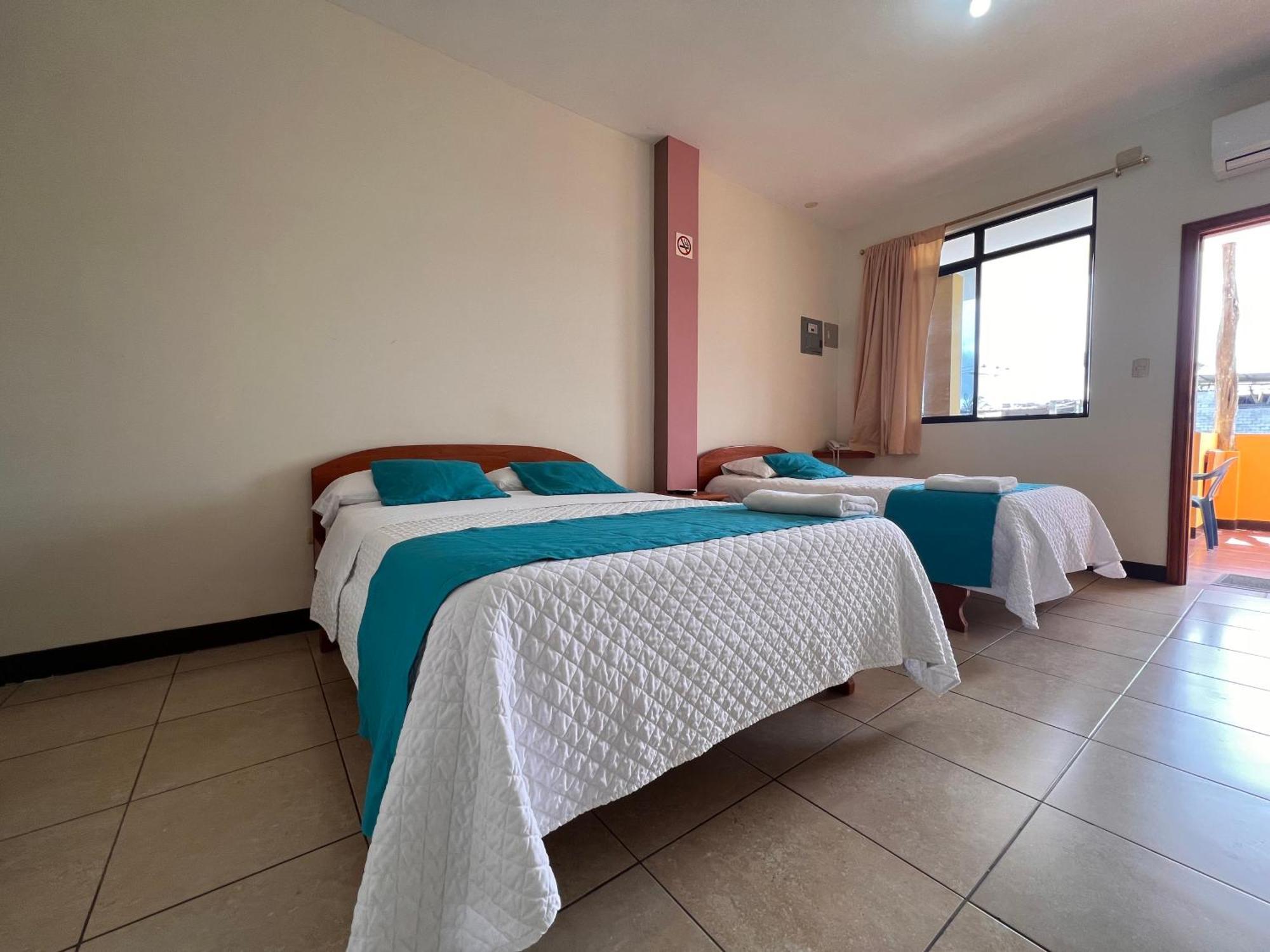 Hostal Casa Cascada 푸에르토아요라 외부 사진