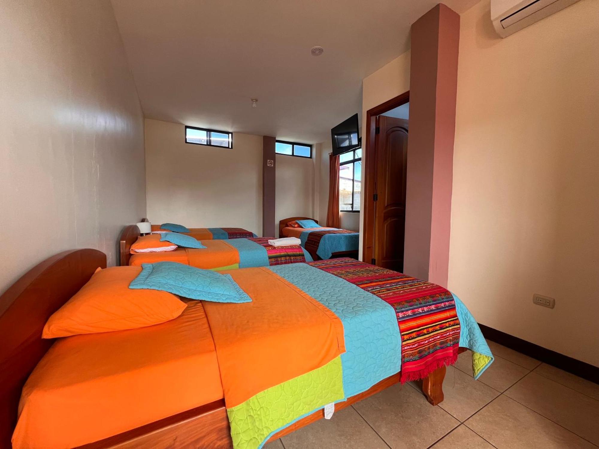 Hostal Casa Cascada 푸에르토아요라 외부 사진