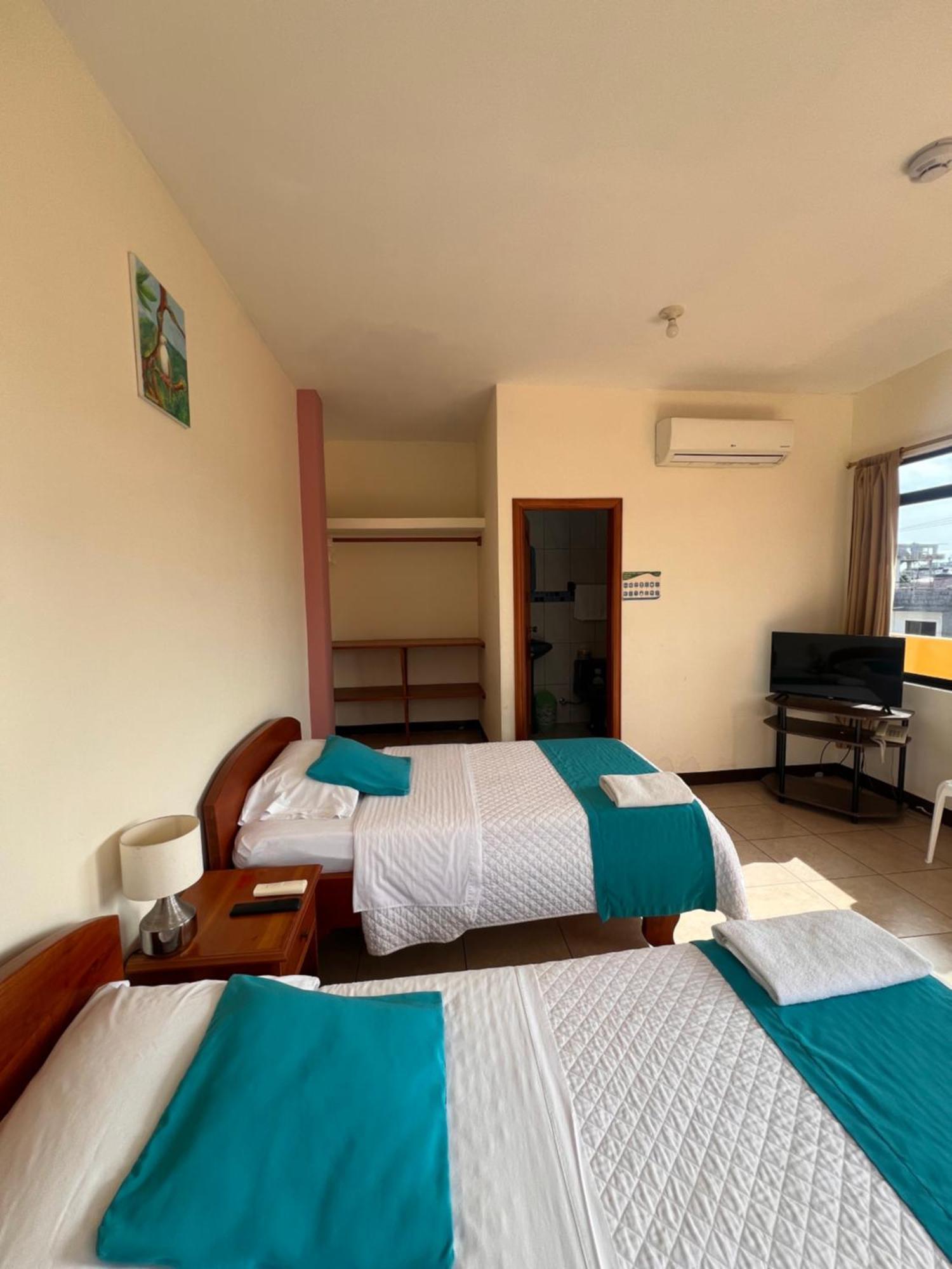 Hostal Casa Cascada 푸에르토아요라 외부 사진