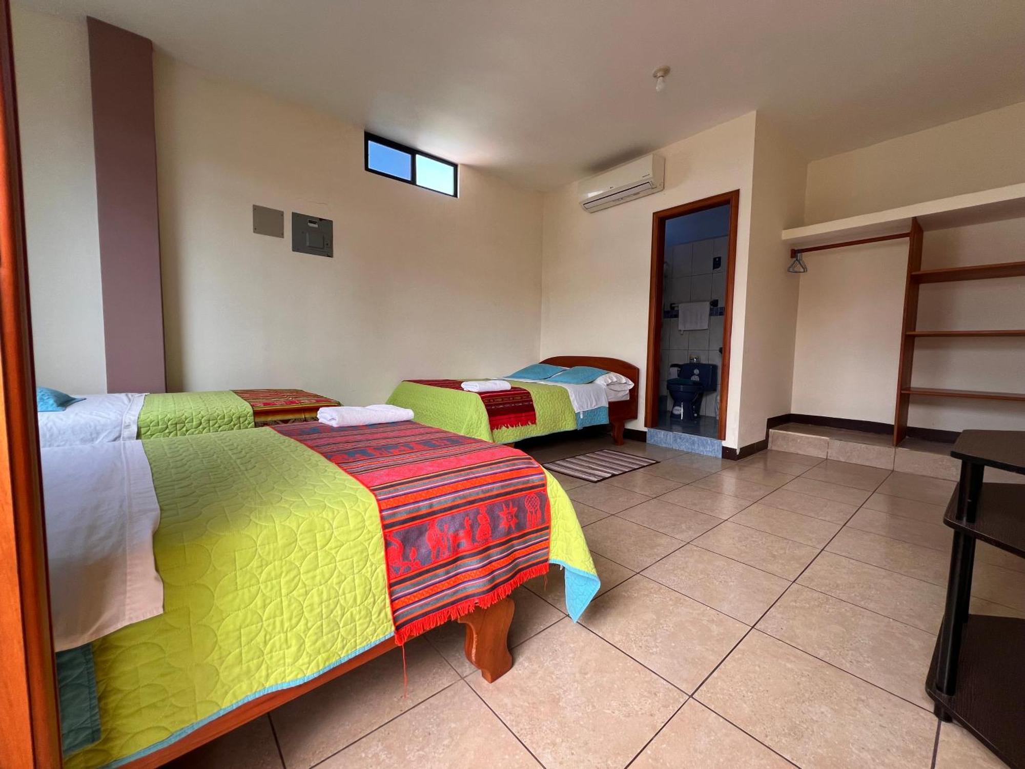 Hostal Casa Cascada 푸에르토아요라 외부 사진
