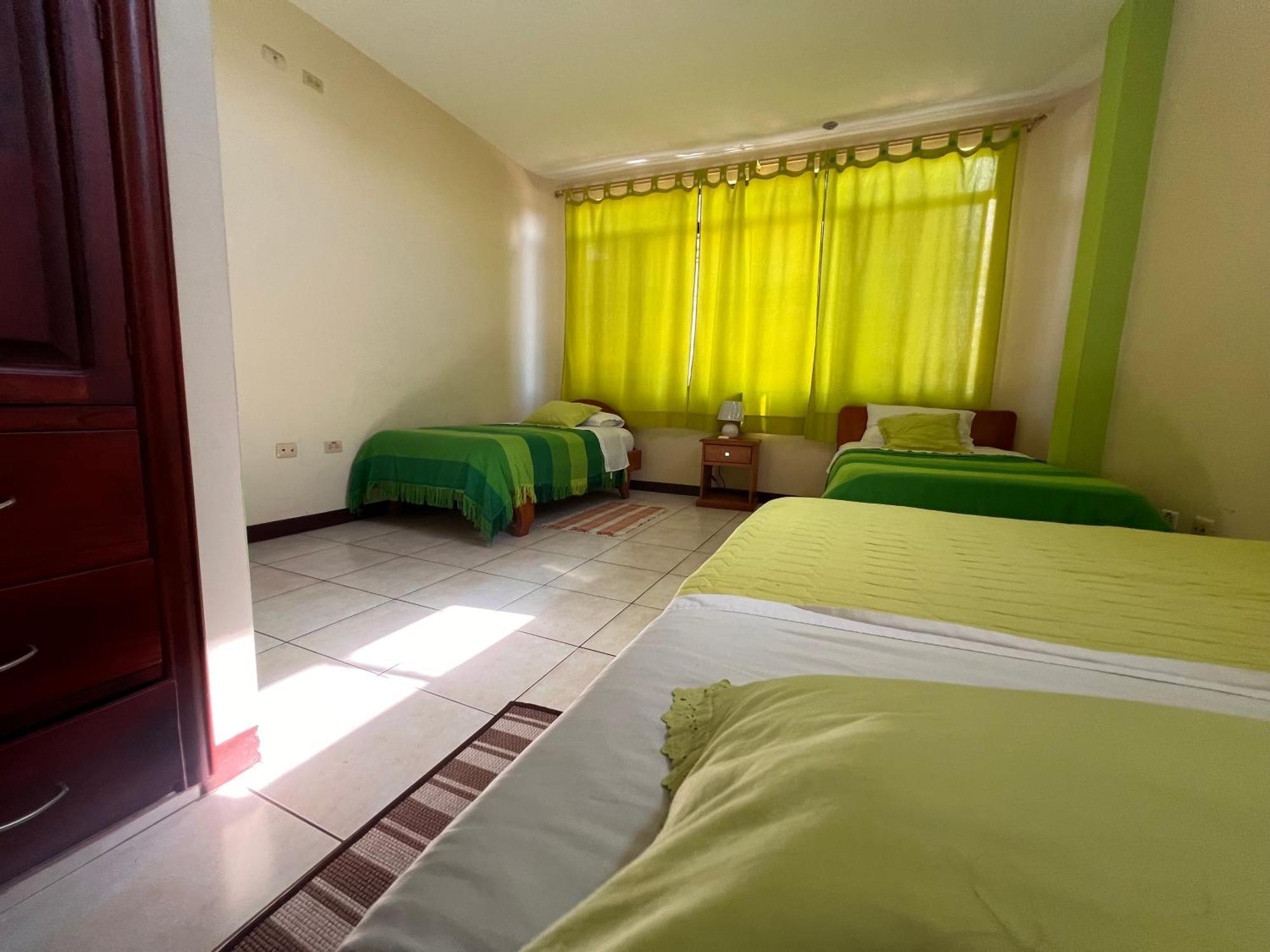 Hostal Casa Cascada 푸에르토아요라 외부 사진