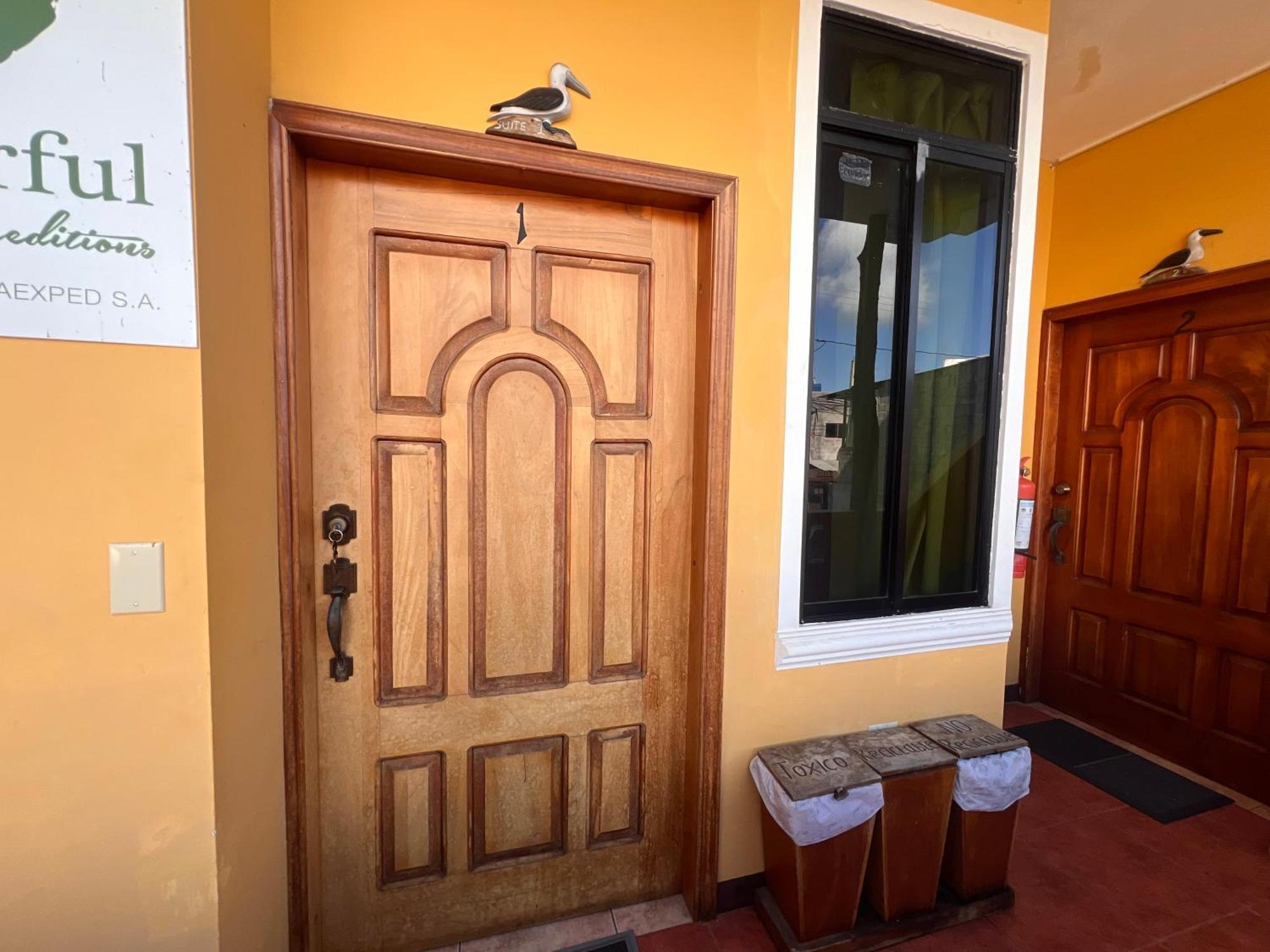 Hostal Casa Cascada 푸에르토아요라 외부 사진