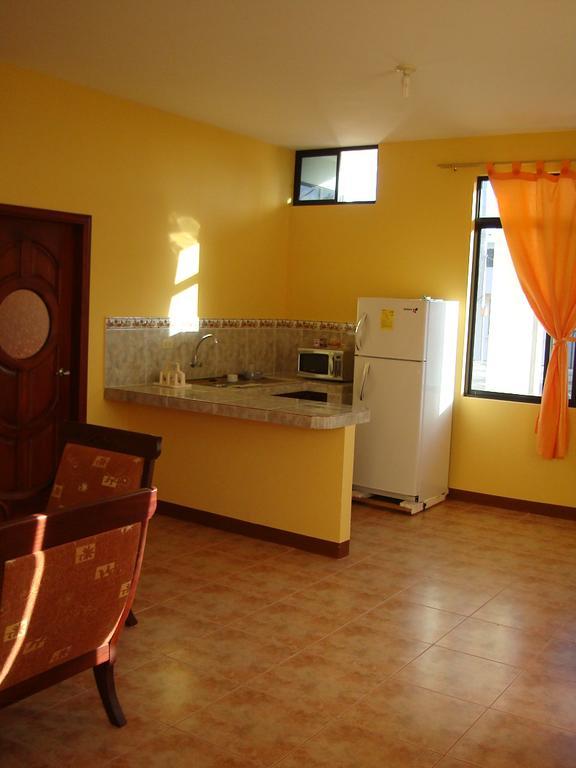 Hostal Casa Cascada 푸에르토아요라 객실 사진